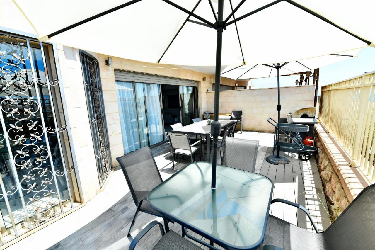 Appartement Yalarent Oasis Garden With Private Pool à Eilat Extérieur photo
